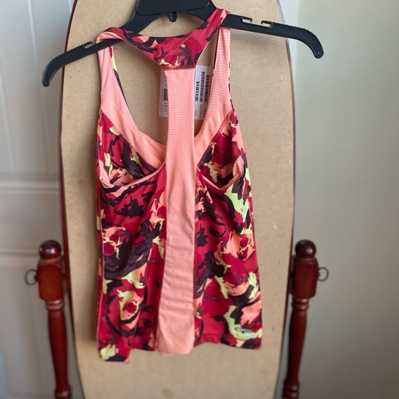 The North Face tank - Picture 4 of 5